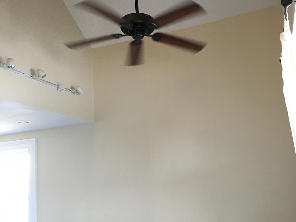 1st image of 2315 Laharpe St #B
