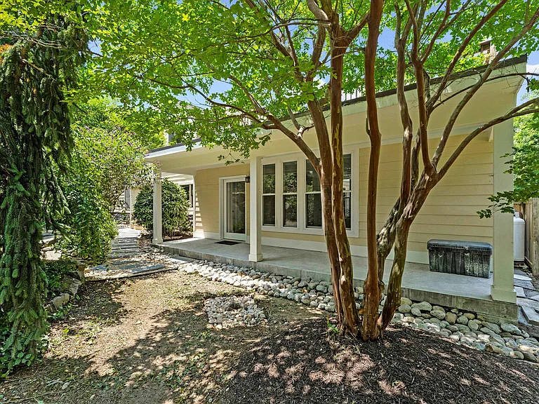 7712 Dolly Dr — Photo 10