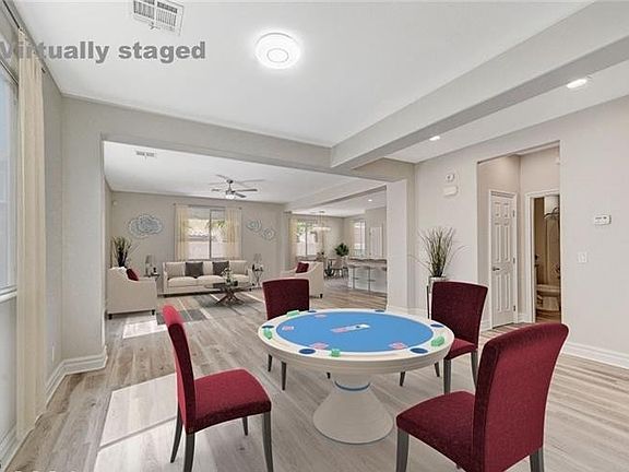 3rd image of 174 Castle Course Ave