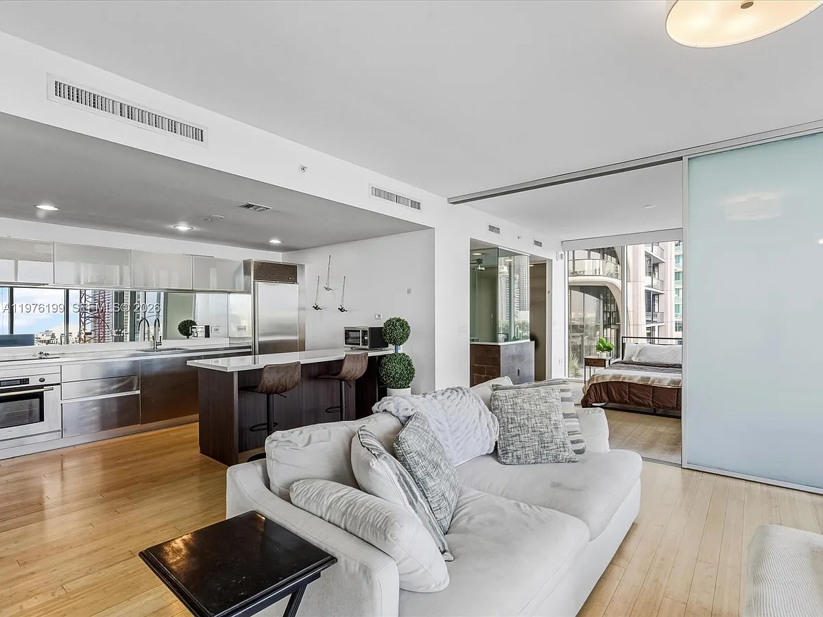 Building Photo - 1040 Biscayne Blvd #1107