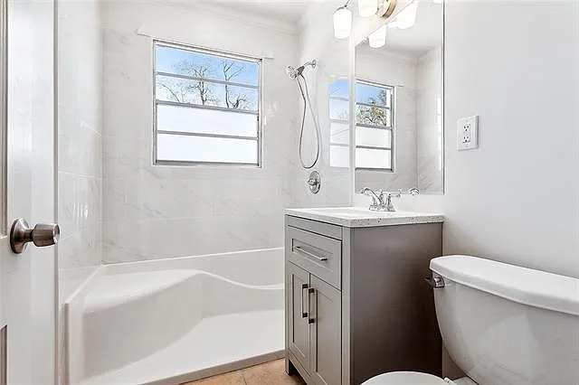 717 Harang Ave — Photo 7