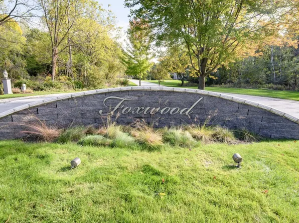 W305N2808 Foxwood COURT, Pewaukee, WI 53072