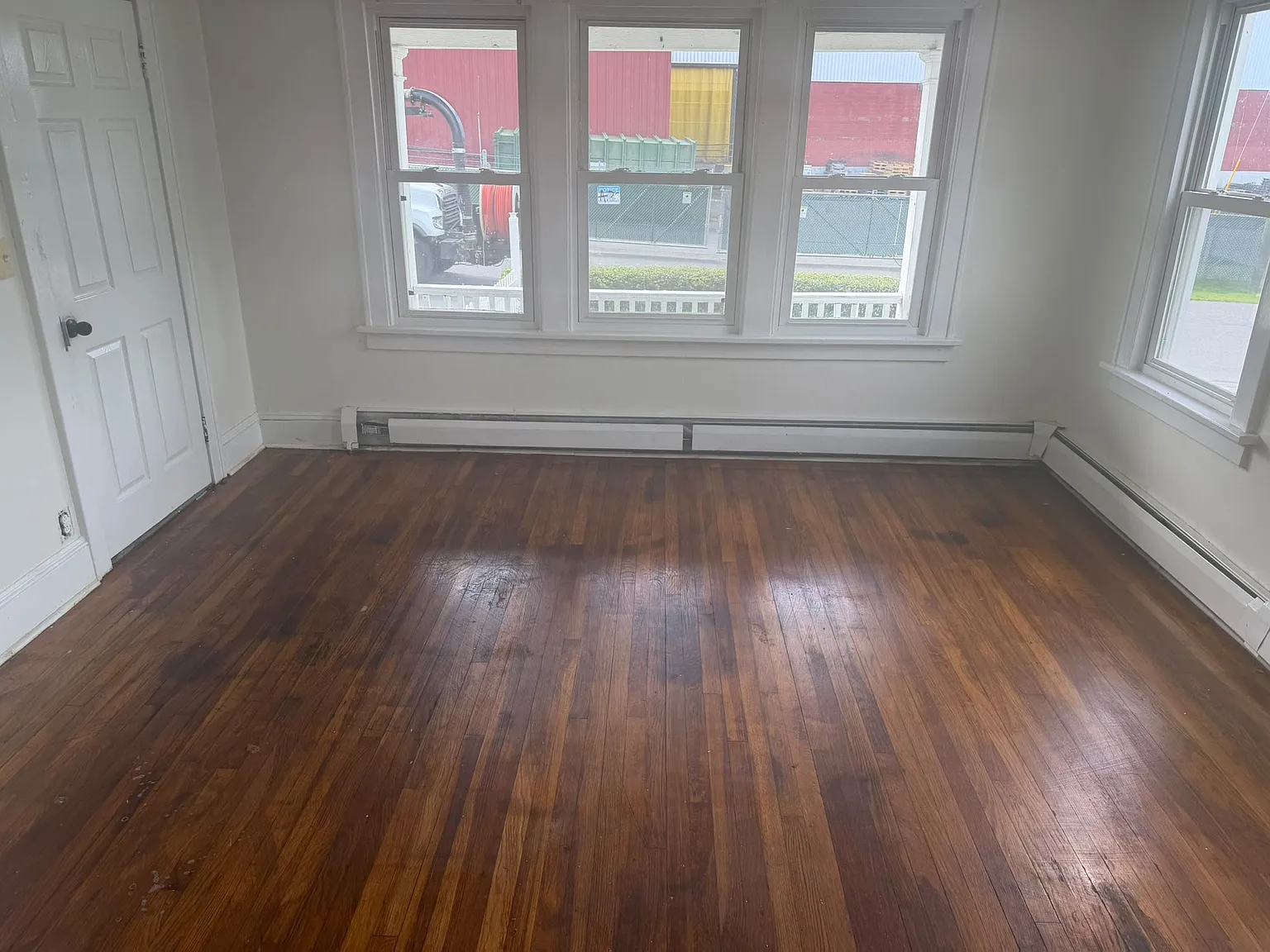 3 bed, $1,950 — Photo 2