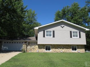 712 Hazelhurst Cir, Keokuk, IA 52632