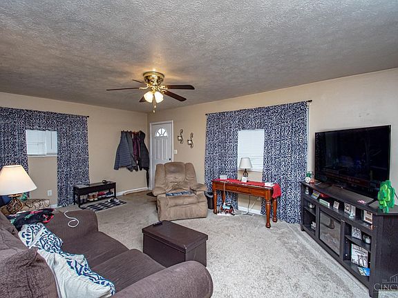 4th image of 3219 Selden Avenue