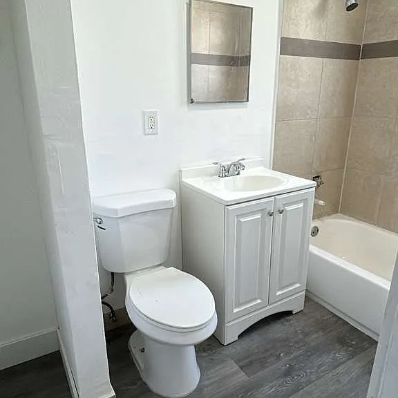 544 NW 23rd Ct #2C — Photo 4