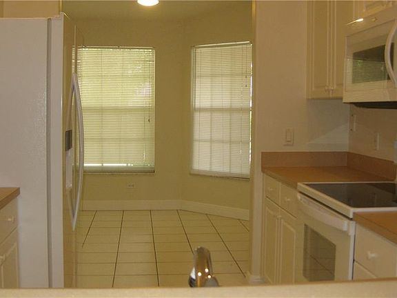 3rd image of 1209 SE 6th St
