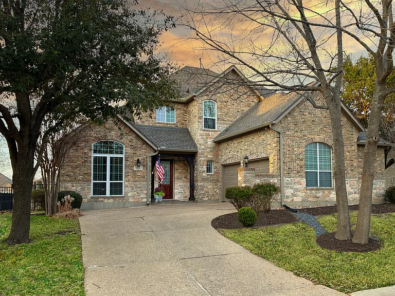 1308 Hillridge Dr — Photo 9