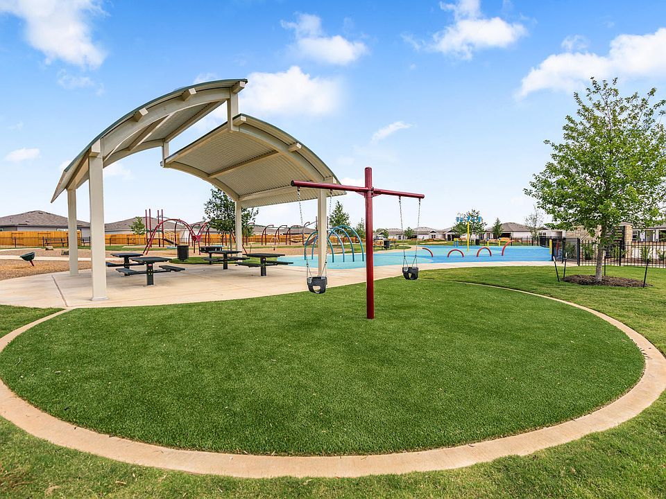 Covered pavilion and splash pad.
