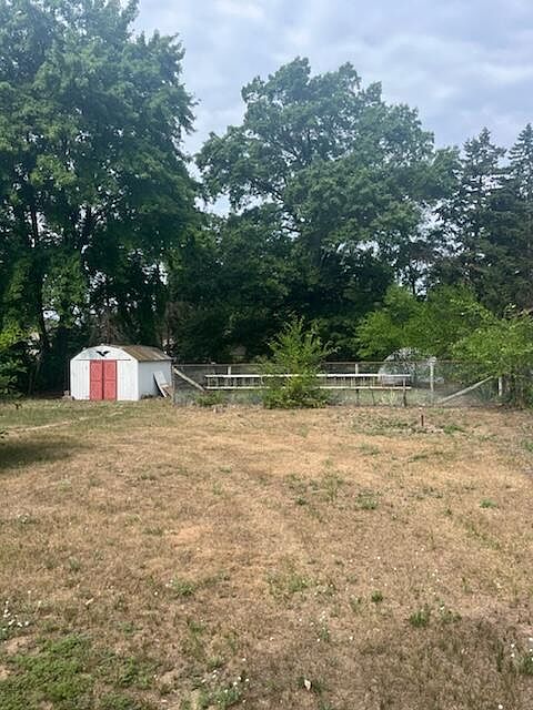 2nd image of 760 136th Ave