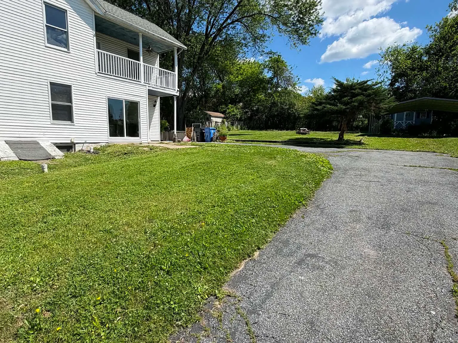 3 bed, 1780 sqft, $2,400 — Photo 3