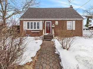 336 Herricks Rd, Mineola, NY 11501