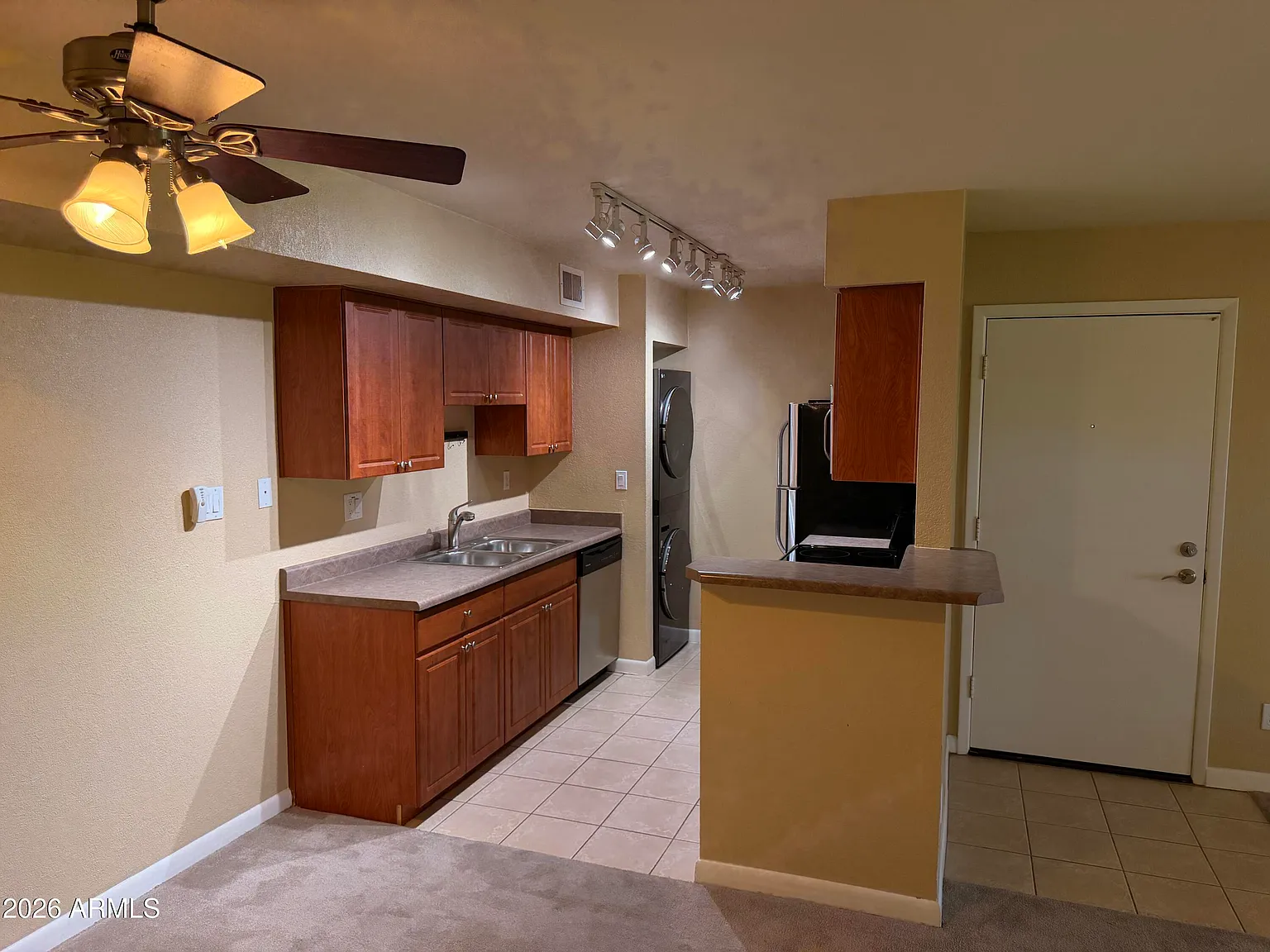 1 bed, 1.0 bath, 664 sqft, $1,300 — Photo 4