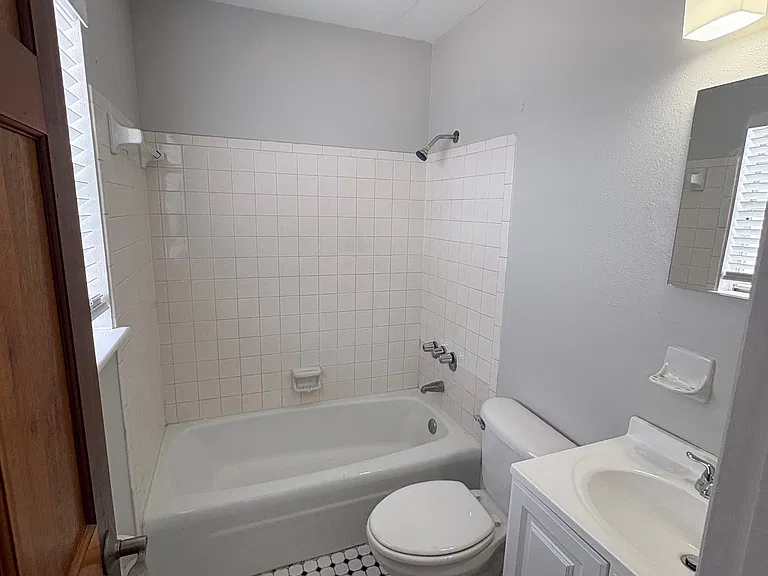 3112 W Horatio St #50 — Photo 4