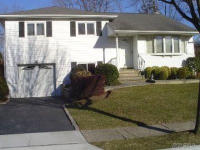 66 Florence Dr, Syosset, NY, 11791