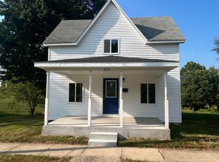 619 Front St, Barry, IL 62312