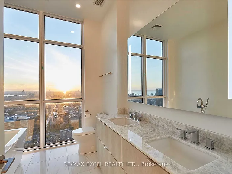 7 Grenville St #6403 — Photo 20