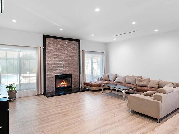 4th image of 15903 Londelius St