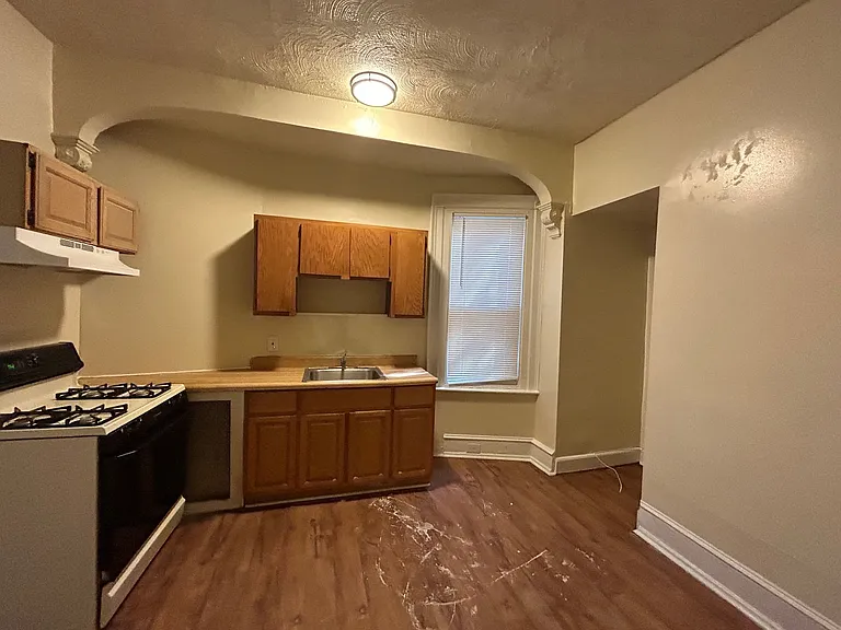 1330 West Hunting Park Avenue — Photo 10