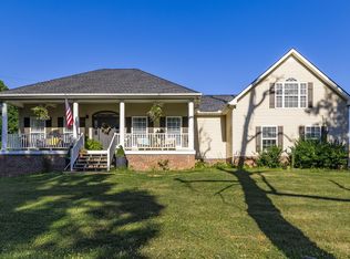 915 Bowling Branch Rd, Cottontown, TN 37048