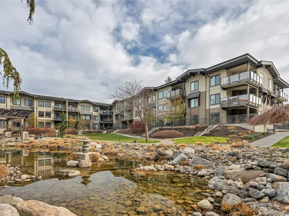 4380 Lakeshore Rd #210, Kelowna, BC V1W 5N3