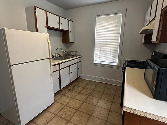 5th image of 40 W Wyneva St