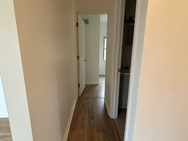 160 W Scripps Rd — Photo 8