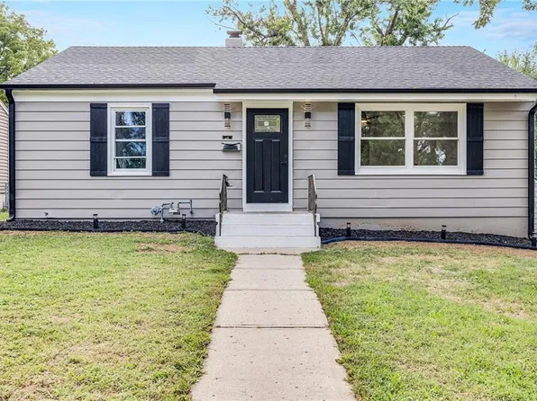 2334 S Hall Rd, Independence, MO 64052