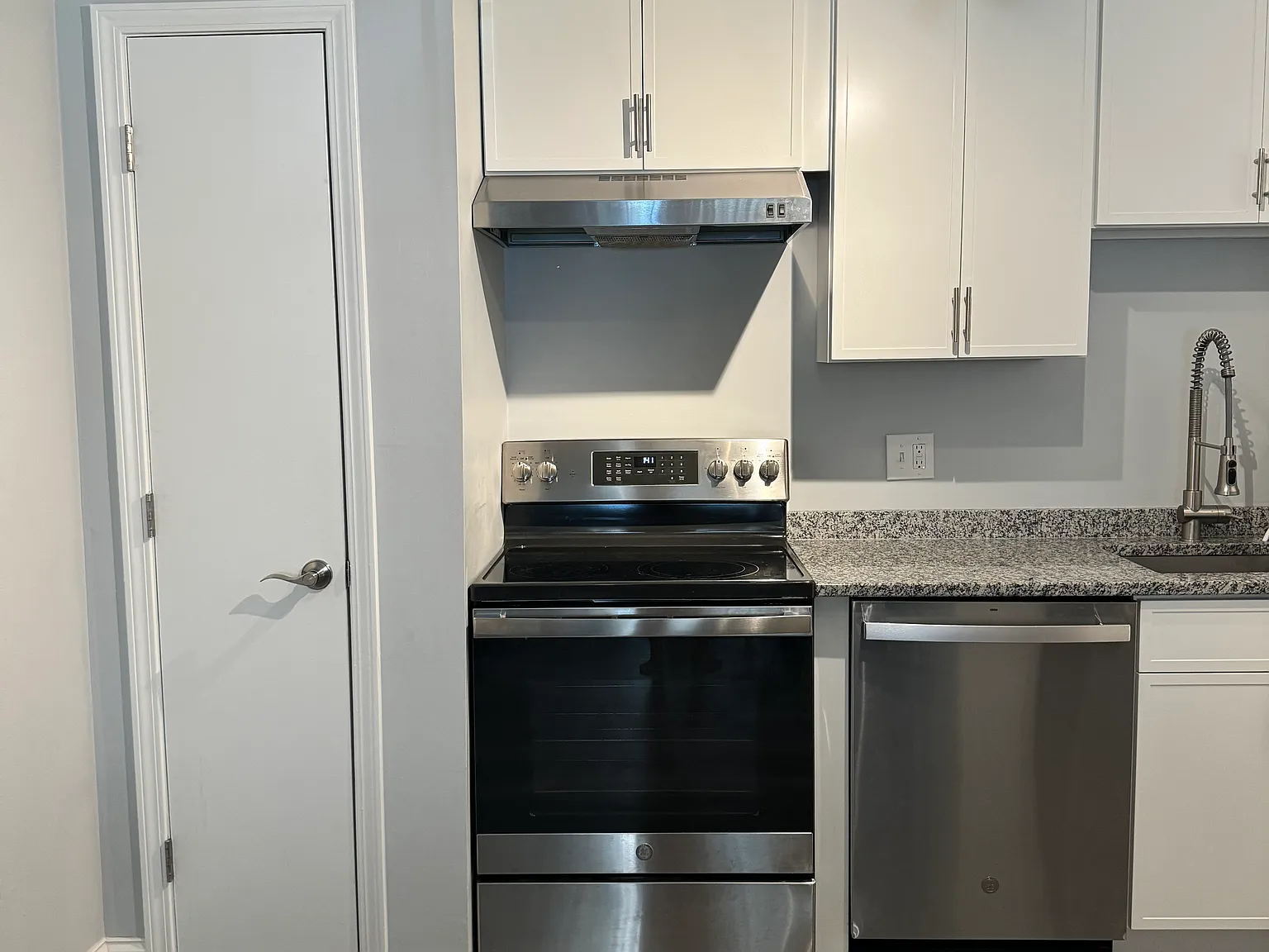 2102 White Cedar Blvd — Photo 2