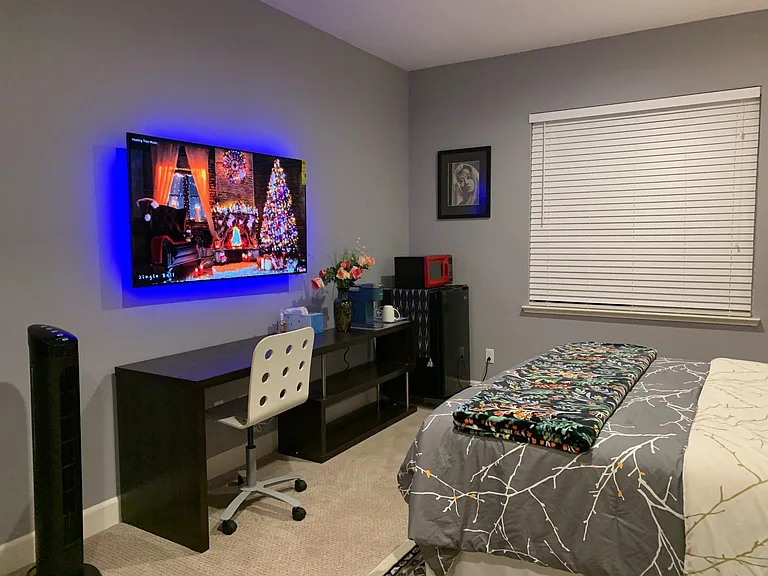 645 N Plumas Dr — Photo 4