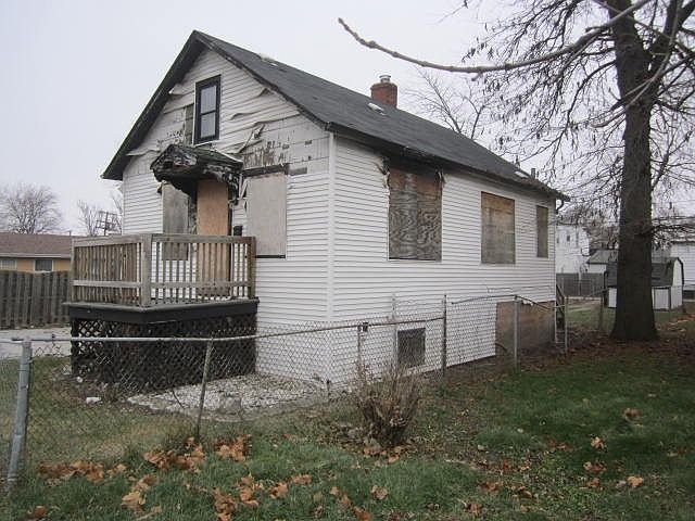 2nd image of 14743 Wood St
