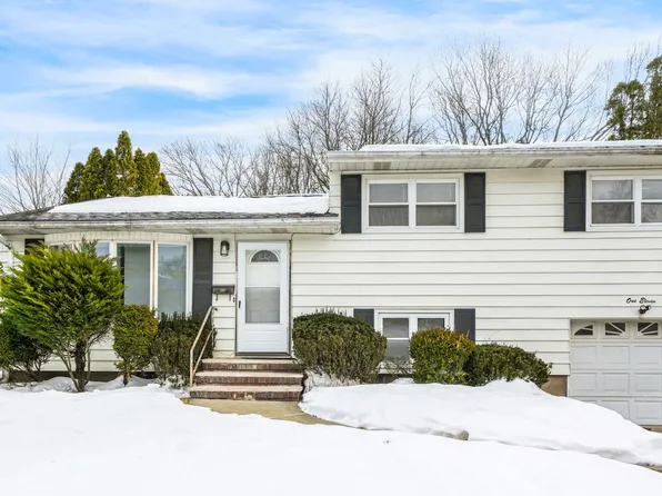 111 Charles St, Dumont, NJ 07628