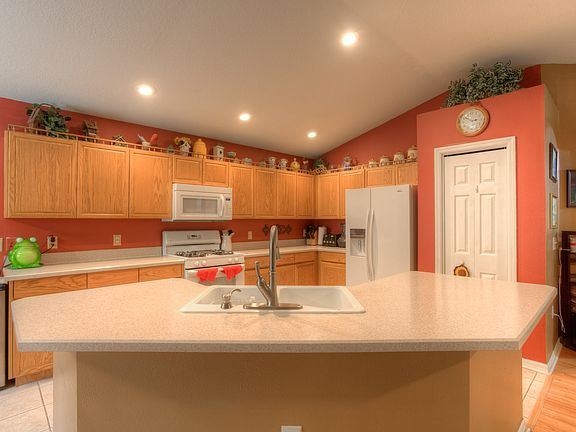 5th image of 15541 Martinmeadow Dr