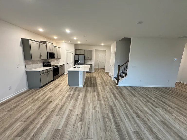 484 Jet Stream Dr — Photo 8