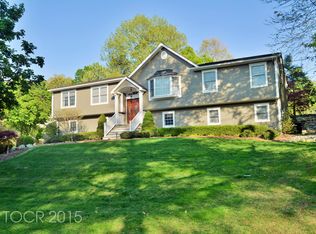 80 Algonquin Trl, Oakland, NJ 07436