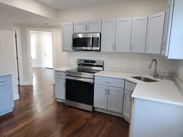 7 Samoset St APT 2, Dorchester Center, MA 02124