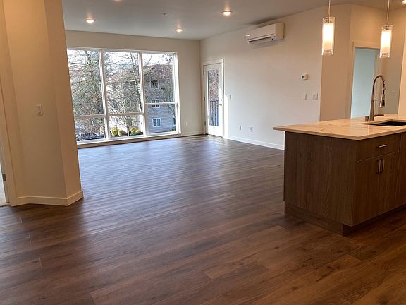 5th image of 5110 NE 81st Ave #1