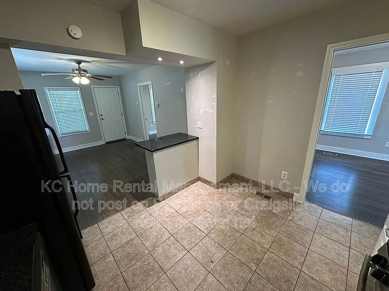 1227 E 22nd Ave — Photo 8