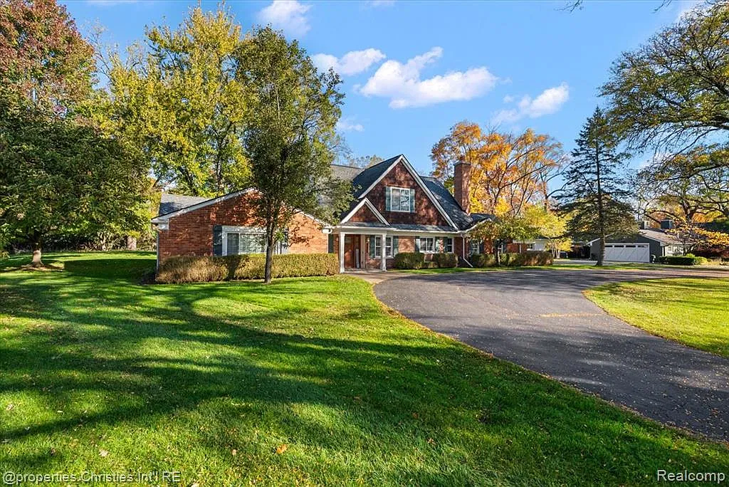 5 bed, 5.5 bath, 3557 sqft, $8,995 — Photo 4