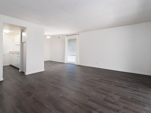 4th image of 75 Roundtree Boulevard