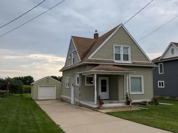 211 Jessie St, Ossian, IA 52161