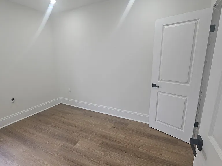 67 N Eureka Ave — Photo 7