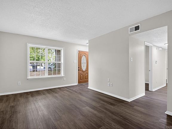 4th image of 28 Greenhaven Pl