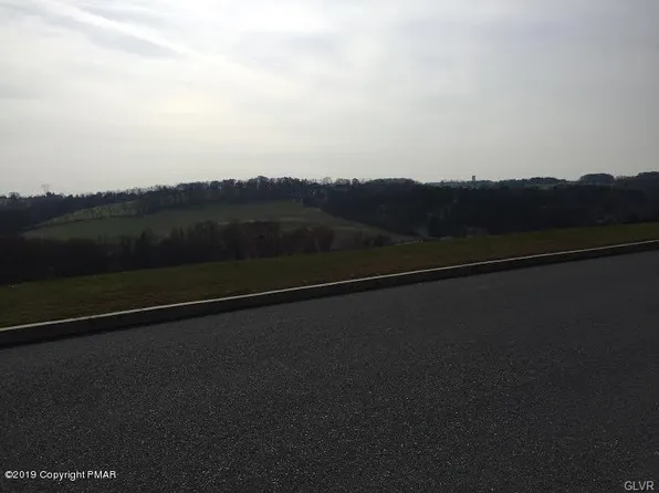 1990 Settlers Ridge Rd, Slatington, PA 18080