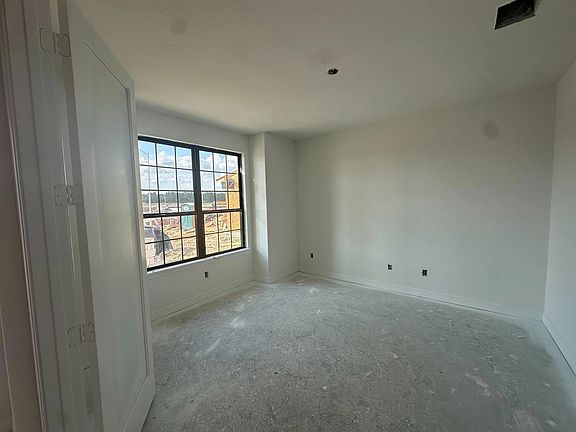 Construction progress - Study