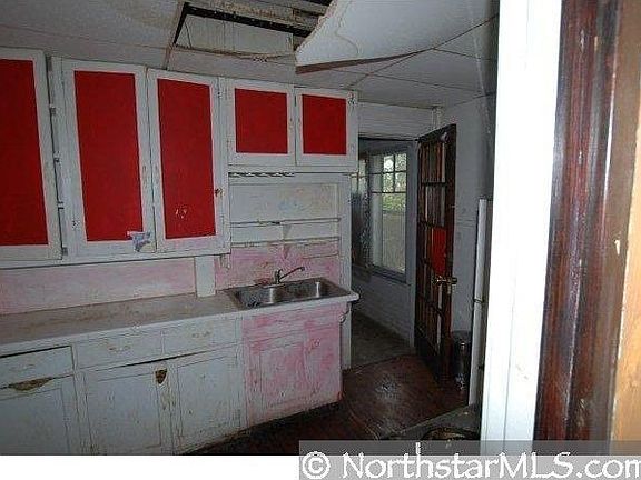3rd image of 3254 Hennepin Ave