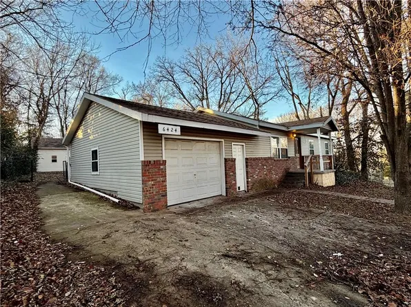 6424 S 16th St, Saint Joseph, MO 64504