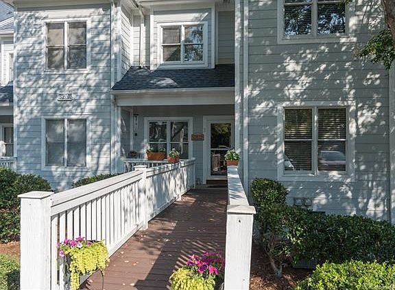 3rd image of 18708 Nautical Dr APT 2