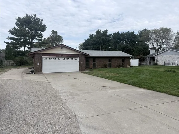 2878 Gateway Dr, Hamilton, OH 45011