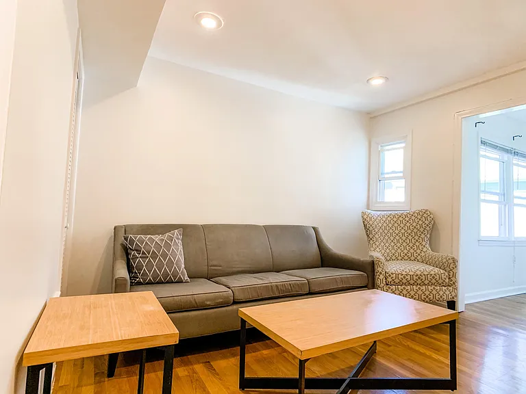 522 E 8th St #2A — Photo 5